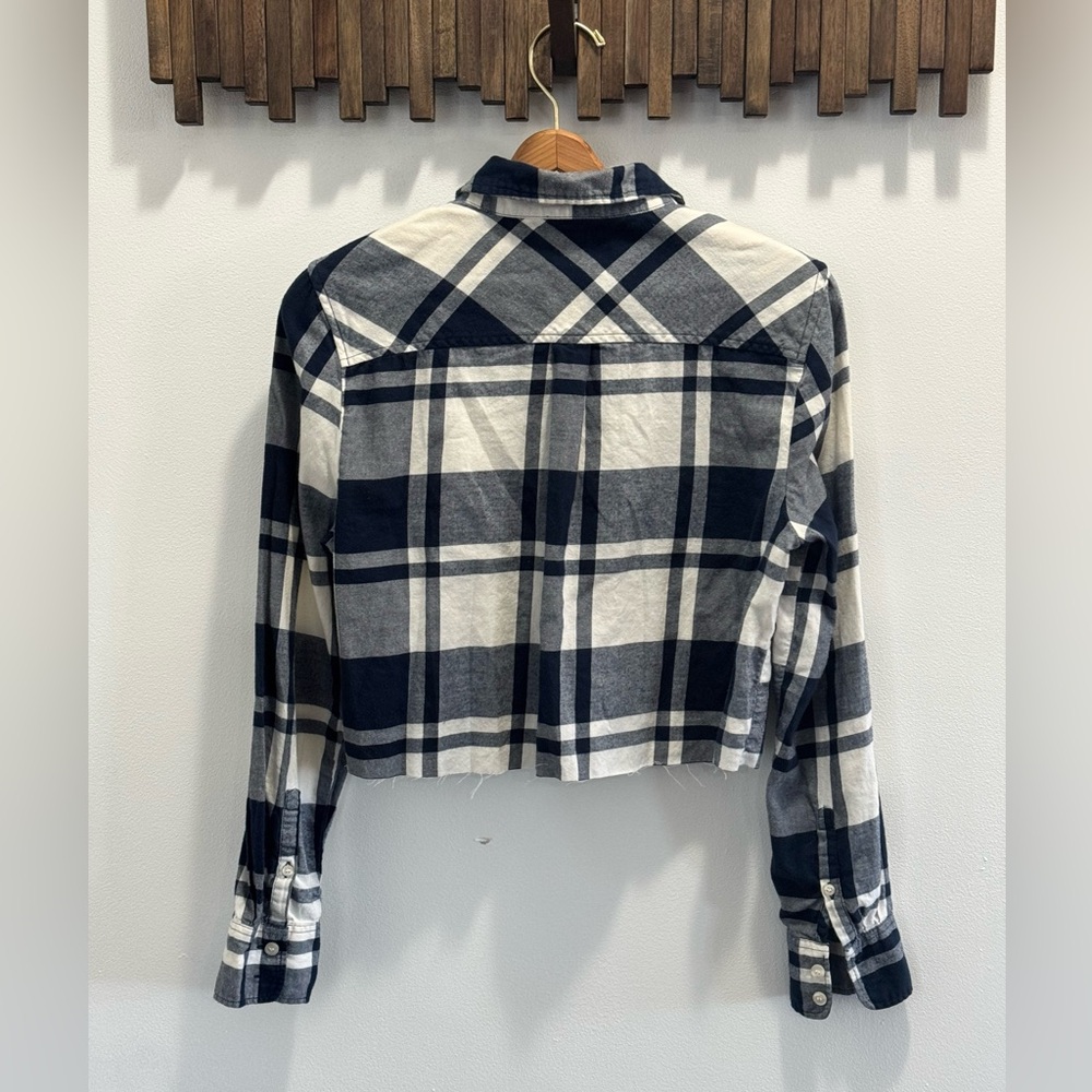 J. Crew Plaid Cropped Button Down Top Medium - Picture 3 of 4